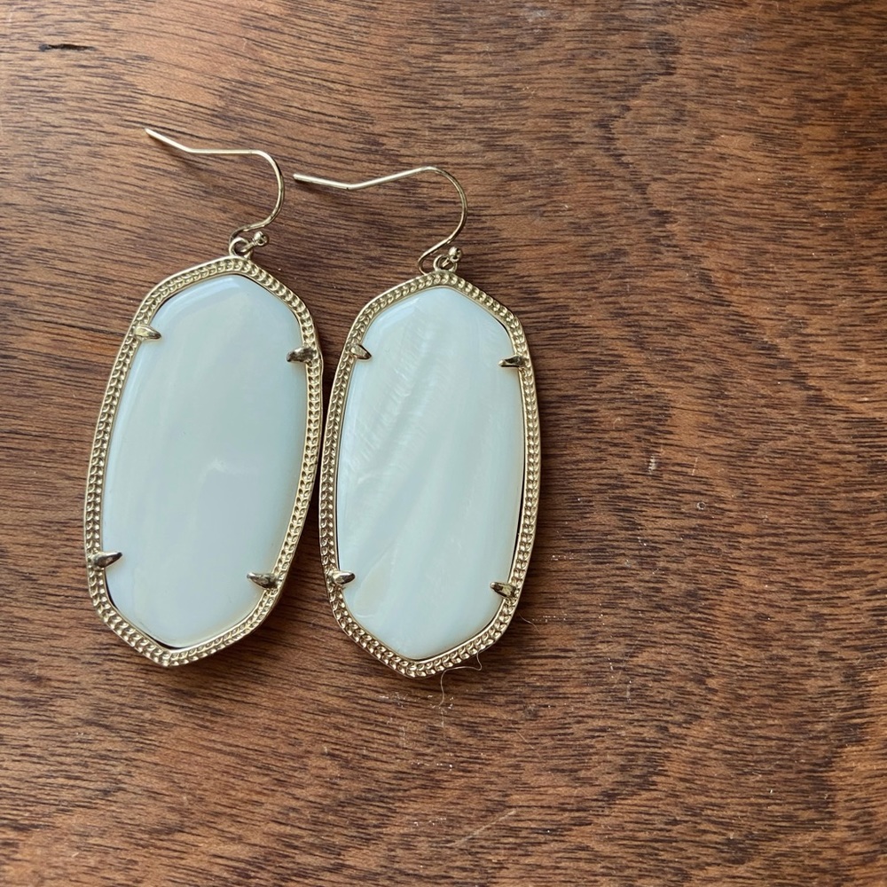 Kendra Scott Danielle earrings